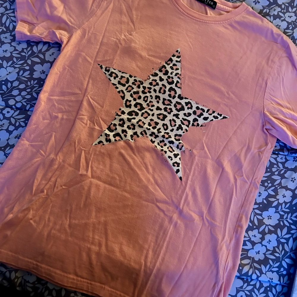 Pink Star Graphic T-Shirt